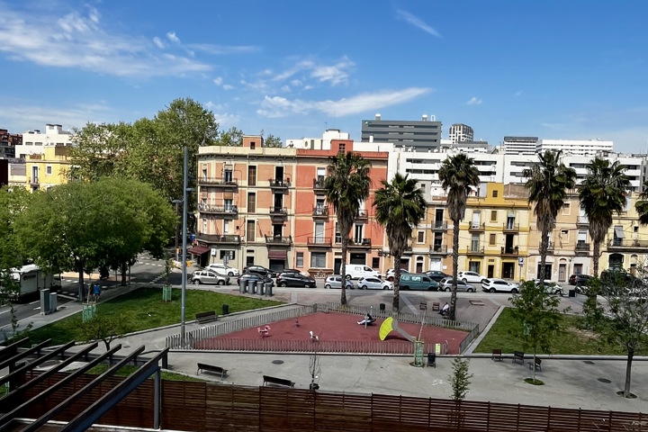Sunny and spacious apartment in Barcelona - 1