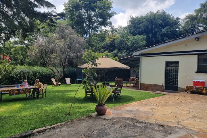 Large bungalow in green oasis of Nairobi - 1