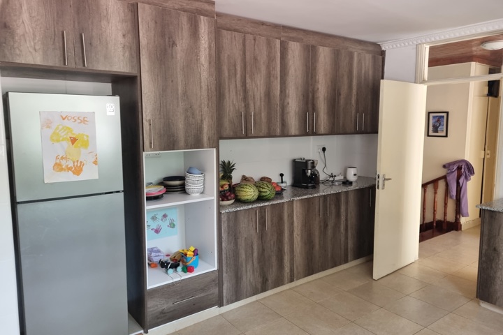 Large bungalow in green oasis of Nairobi - 10