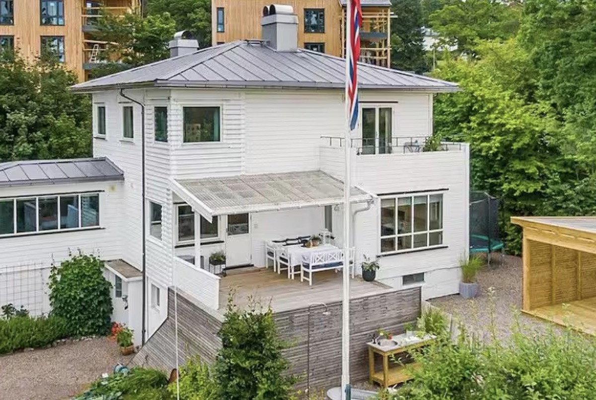 Nice villa w/bay views, close to the city center