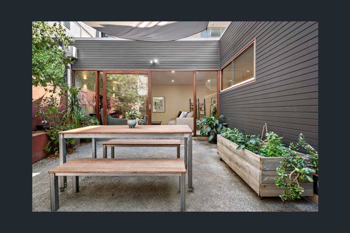 Modern Inner City Family Townhouse - 10