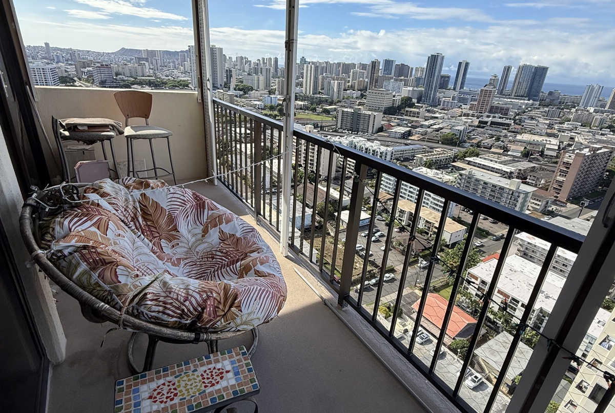 Hawaiian Lookout