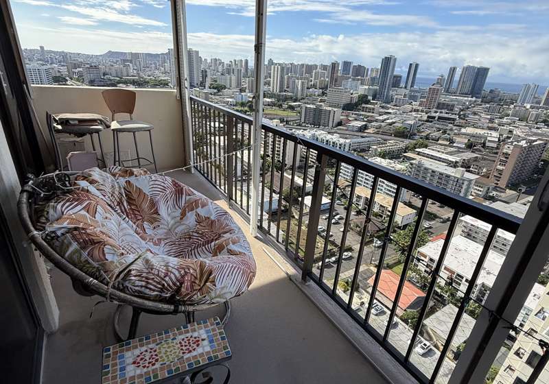 Surf home swap near Waikiki in Honolulu, Hawaii
