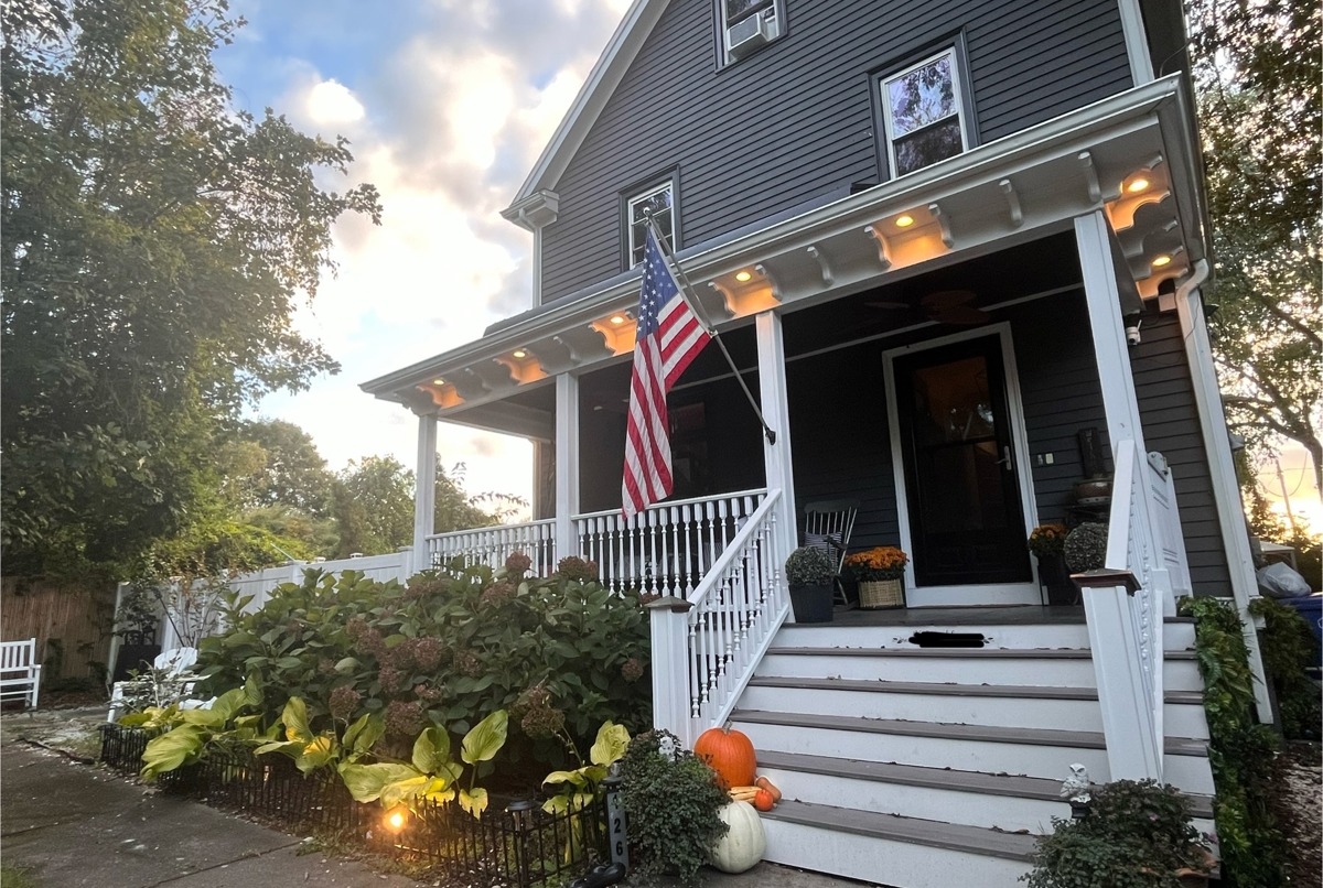 Mi Casa Su Casa by the sea