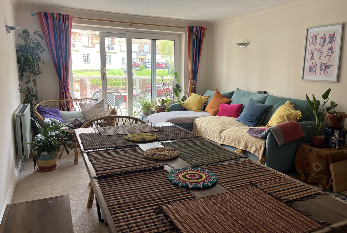 Sunny apartment by the beach