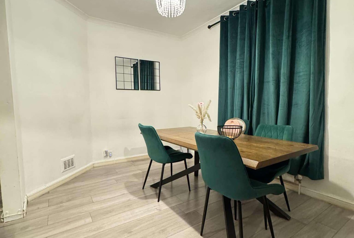 Lovely House In London