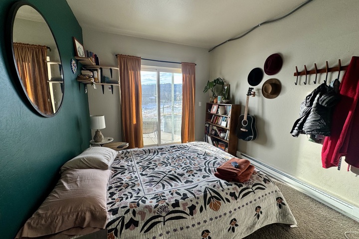 Sunny Big Sky Condo w/ Sauna & Mountain Views - 10