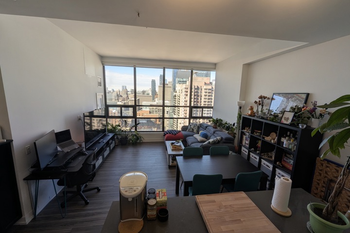 Perfect downtown city explorer / work hub - 3