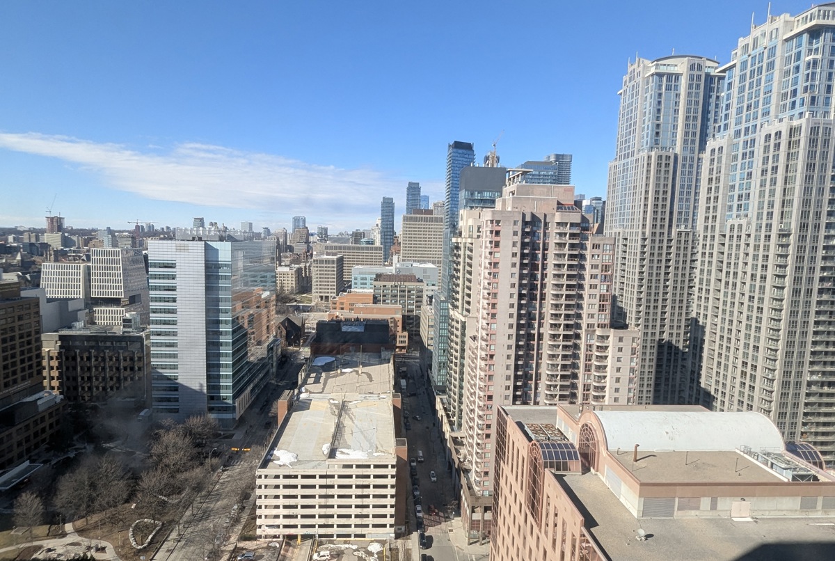 Perfect downtown city explorer / work hub