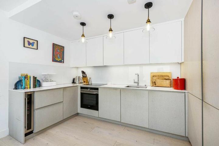 London Fields 3 Bed Apartment - 1