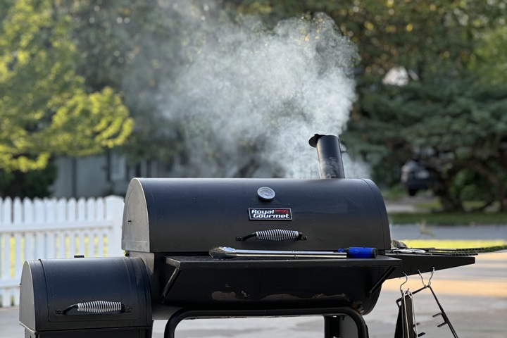 Cape Cod House in America's Maple Leaf City - 7