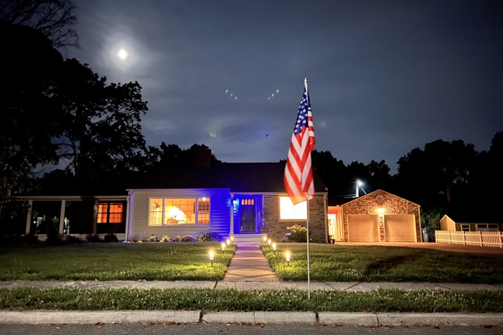 Cape Cod House in America's Maple Leaf City - 15