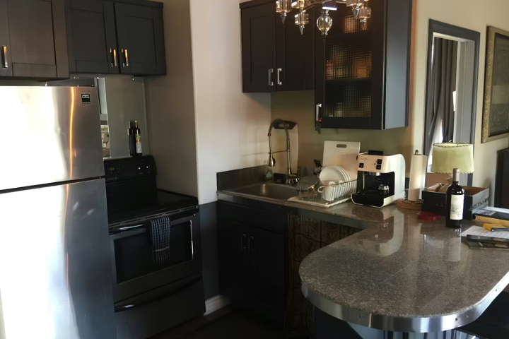 Historic and Vibrant DTLA Loft - 3