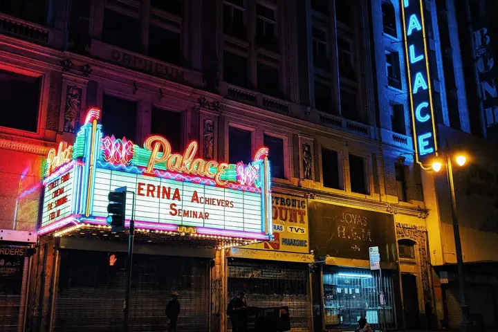 Tranquil Penthouse Loft in the heart of LA - 10