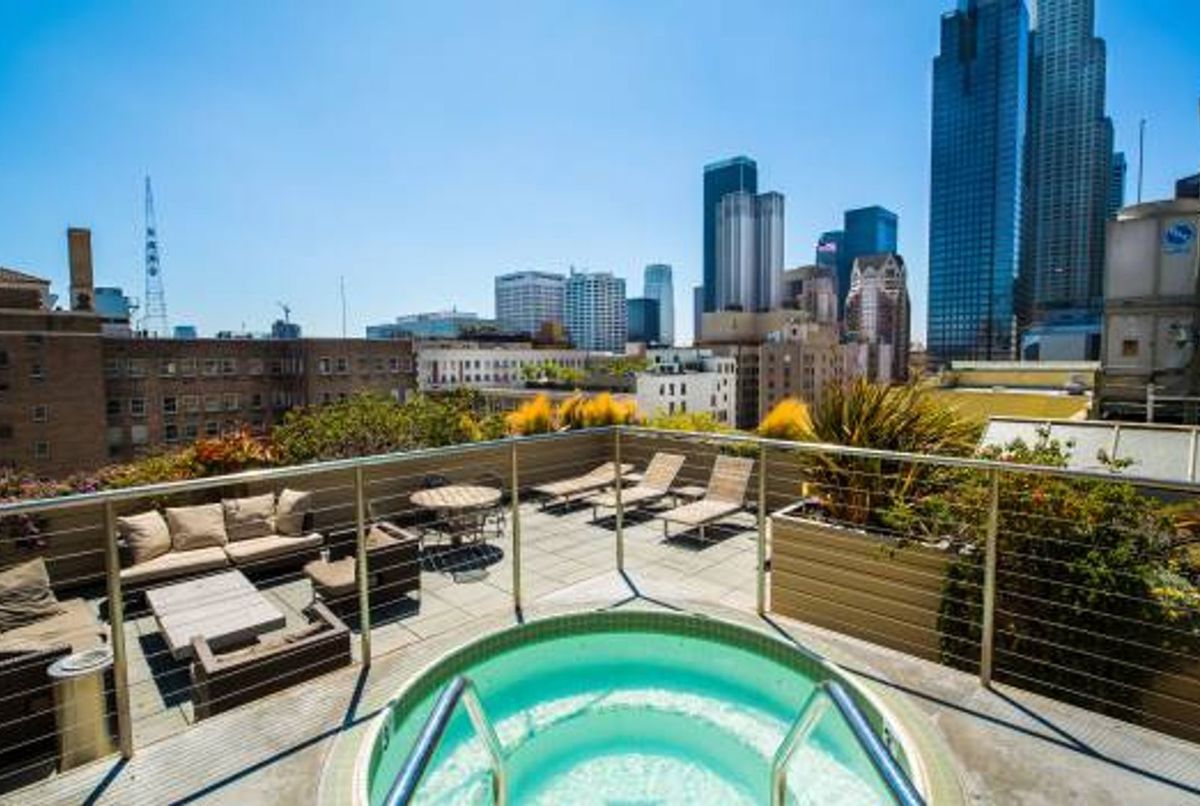 Tranquil Penthouse Loft in the heart of LA