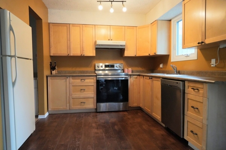 Comfortable House near Downtown and Hiking Trails - 2