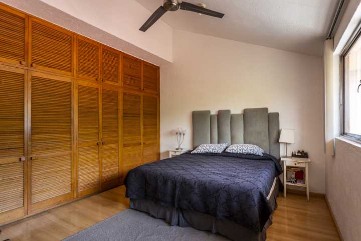 GREAT HOUSE IN GLAMOROUS LOMAS ALTAS - 27