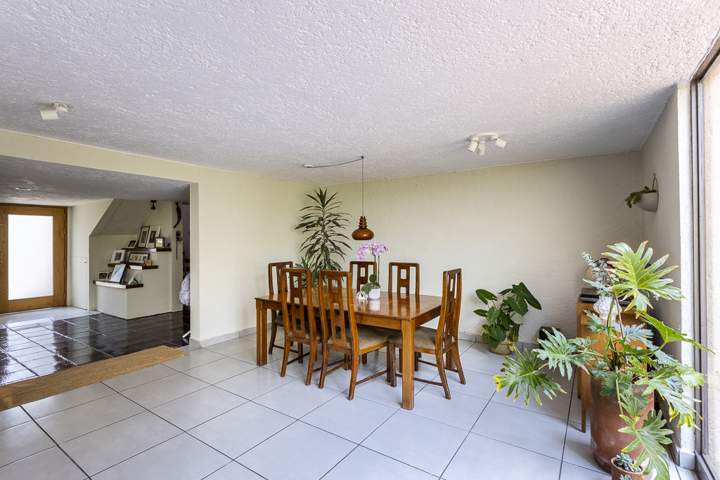 GREAT HOUSE IN GLAMOROUS LOMAS ALTAS - 7