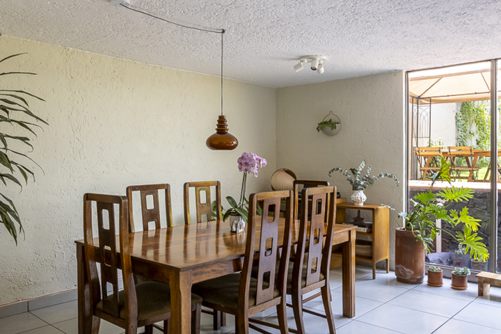 GREAT HOUSE IN GLAMOROUS LOMAS ALTAS - 8