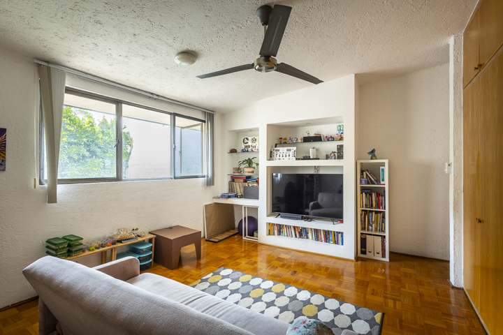 GREAT HOUSE IN GLAMOROUS LOMAS ALTAS - 9