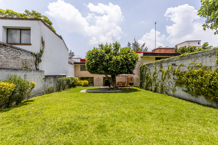 GREAT HOUSE IN GLAMOROUS LOMAS ALTAS - 20