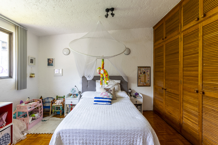 GREAT HOUSE IN GLAMOROUS LOMAS ALTAS - 25