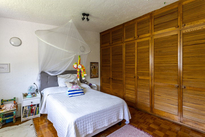 GREAT HOUSE IN GLAMOROUS LOMAS ALTAS - 26