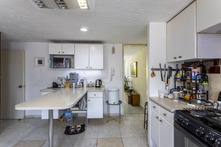 GREAT HOUSE IN GLAMOROUS LOMAS ALTAS - 14