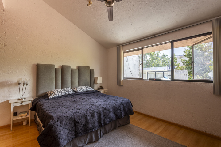 GREAT HOUSE IN GLAMOROUS LOMAS ALTAS - 28