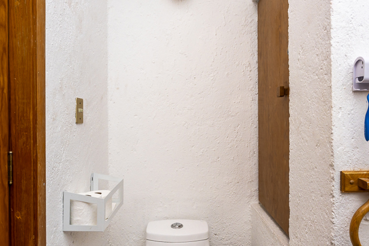 GREAT HOUSE IN GLAMOROUS LOMAS ALTAS - 35