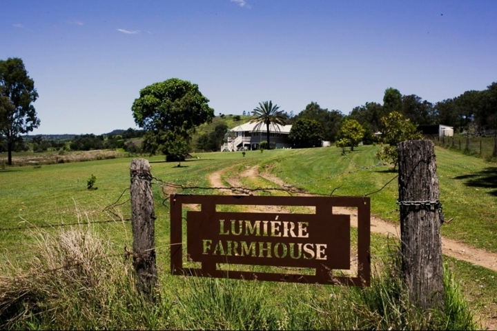 Lumiere Farmhouse - 11