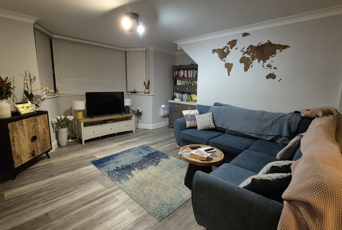 Two bedroom maisonette next to river Hamble