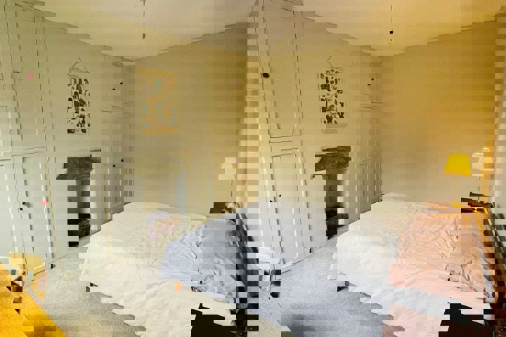 Colourful 2 bed home with CAT! - 10