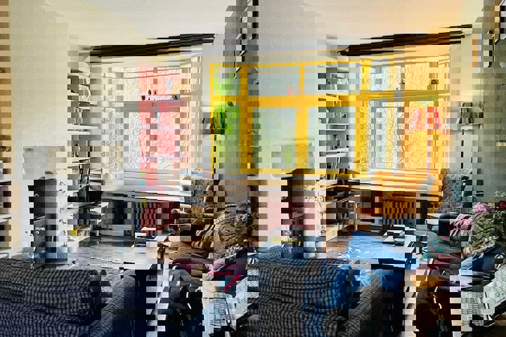 Colourful 2 bed home with CAT! - 1