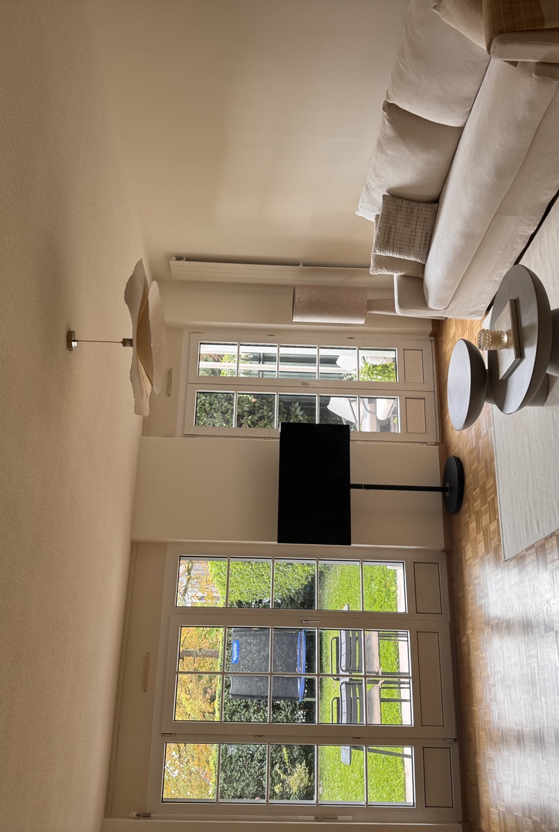 Spacious bright clean home with 2 gardens in a bea