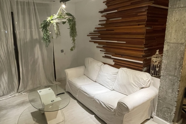 Bright seaside apartment with views of Gibraltar - 1