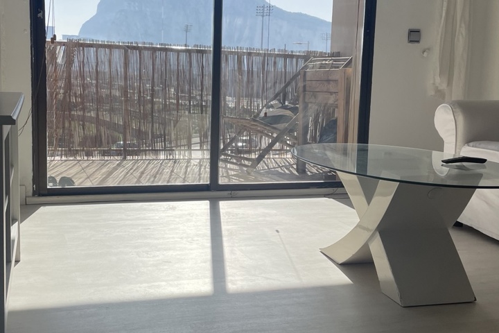 Bright seaside apartment with views of Gibraltar - 3