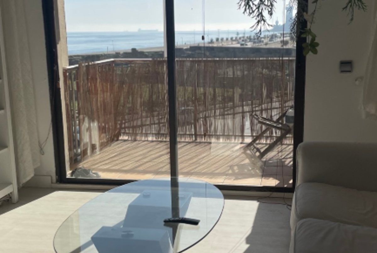 Bright seaside apartment with views of Gibraltar