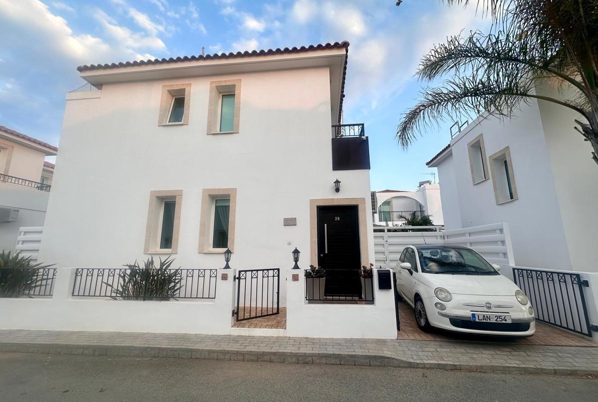2 Bedroom detached Villa with private pool