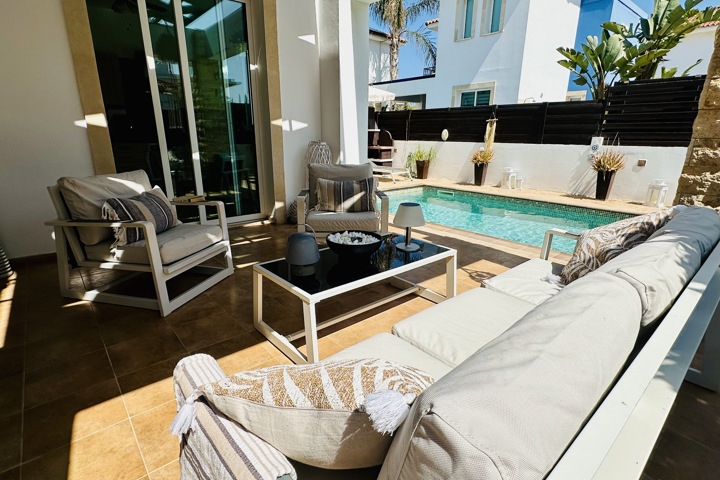 2 Bedroom detached Villa with private pool - 3
