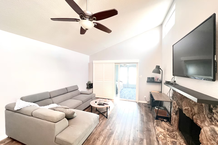 Home in Discovery Bay - 2