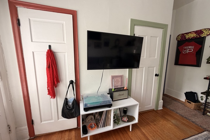 cozy, sunny, capitol hill apartment - 3