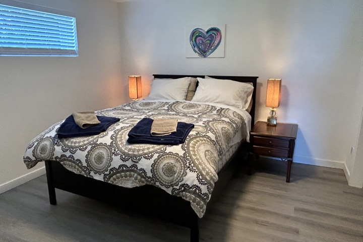 Sunset Suite on Mayne - 20