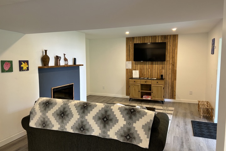 Sunset Suite on Mayne - 25