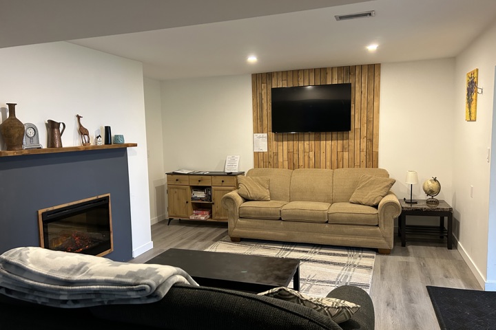 Sunset Suite on Mayne - 29