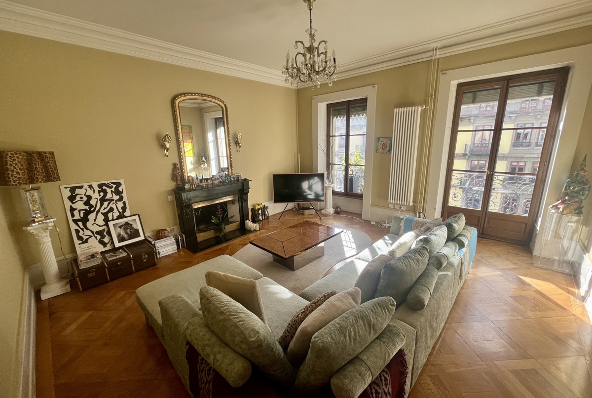 Geneva - Elegant Haussmann-Style Apartment