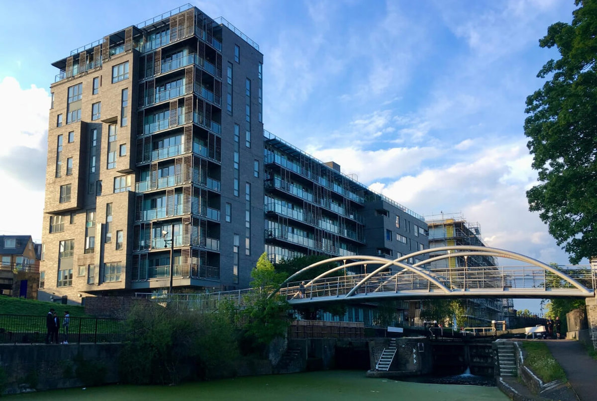 Modern 1 bed apartment in Limehouse, London