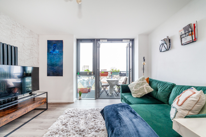 Modern 1 bed apartment in Limehouse, London - 19