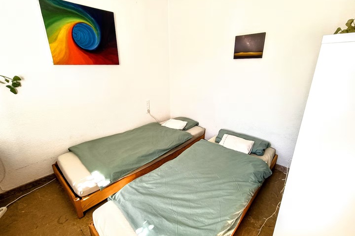 Cosy house 20m from the beach w/ garden - 5