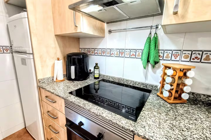 Cosy house 20m from the beach w/ garden - 6